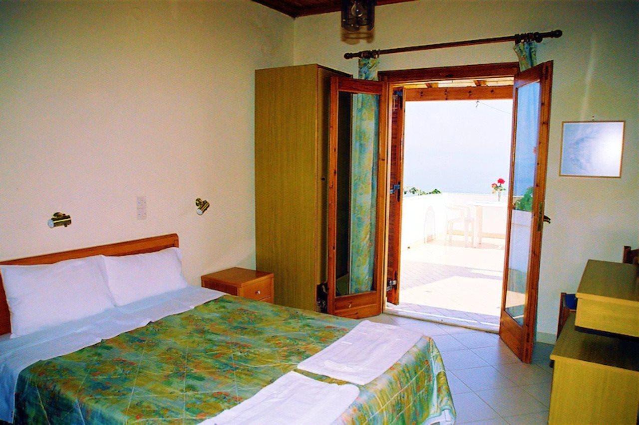 Dionysos Apartments Apraos Eksteriør bilde