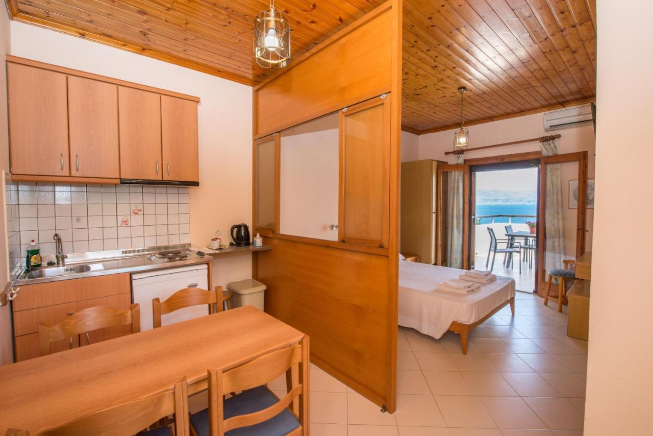 Dionysos Apartments Apraos Eksteriør bilde