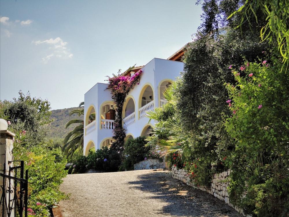 Dionysos Apartments Apraos Eksteriør bilde