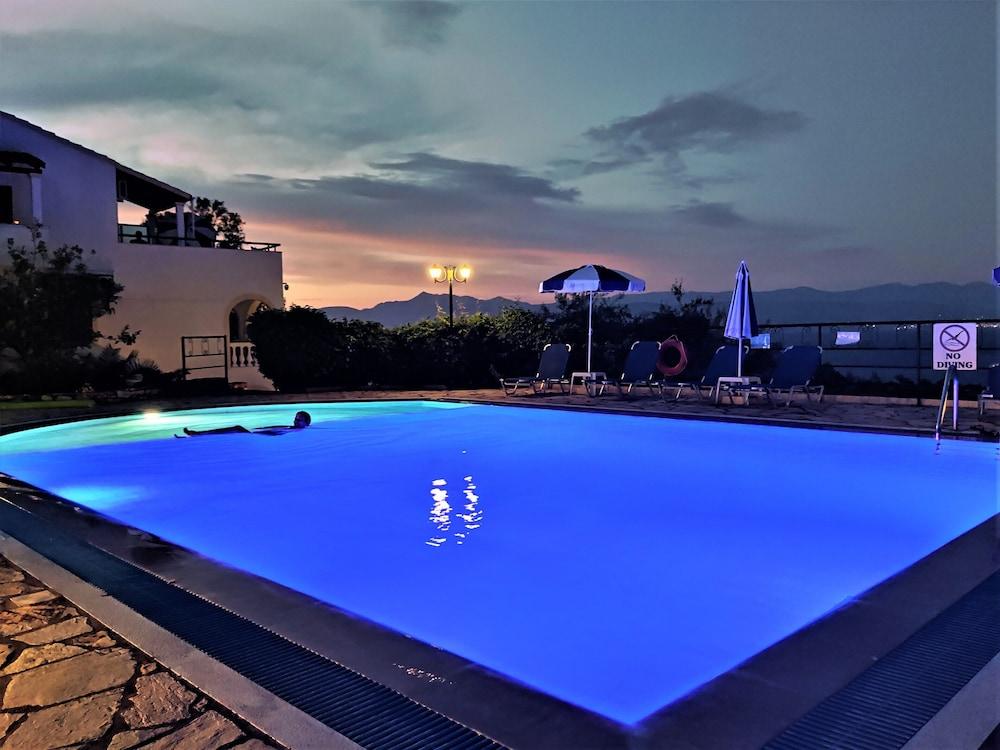 Dionysos Apartments Apraos Eksteriør bilde