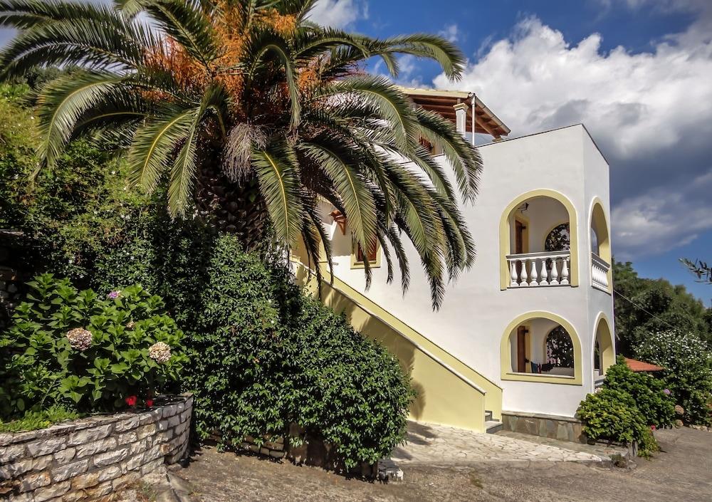 Dionysos Apartments Apraos Eksteriør bilde