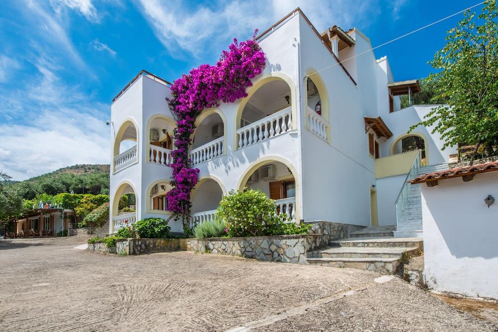 Dionysos Apartments Apraos Eksteriør bilde