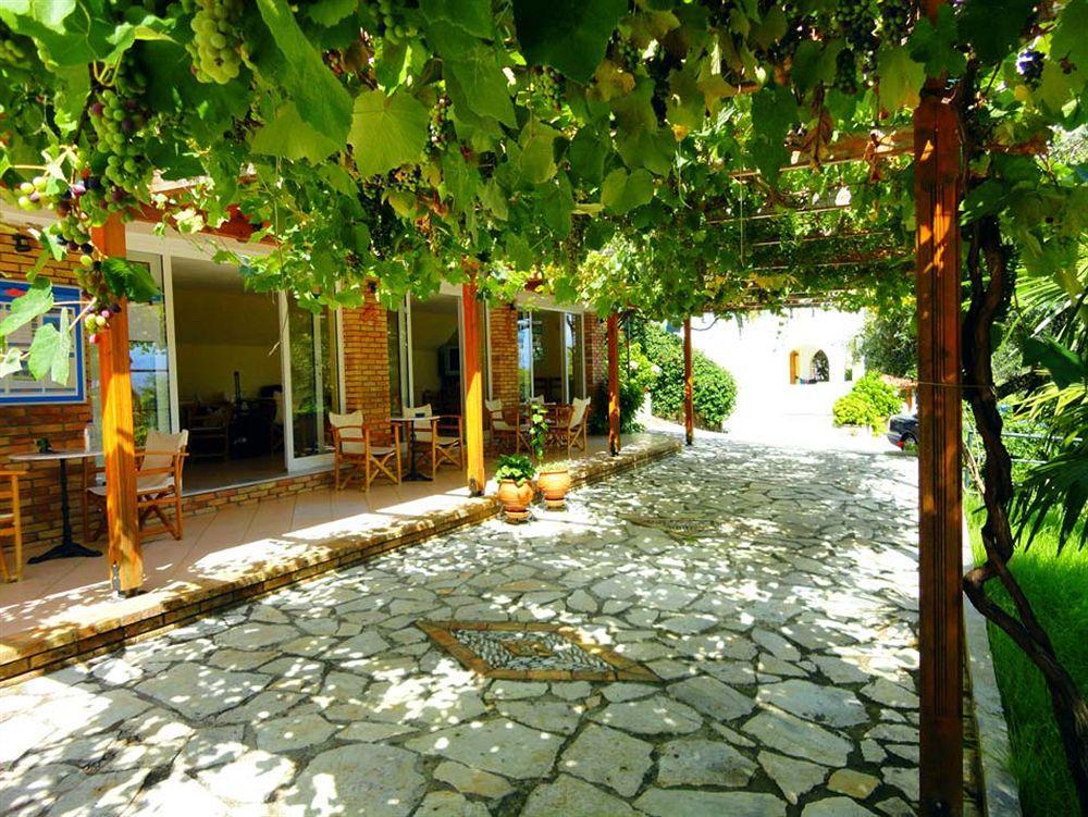 Dionysos Apartments Apraos Eksteriør bilde