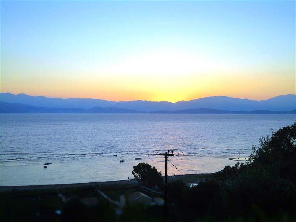 Dionysos Apartments Apraos Eksteriør bilde