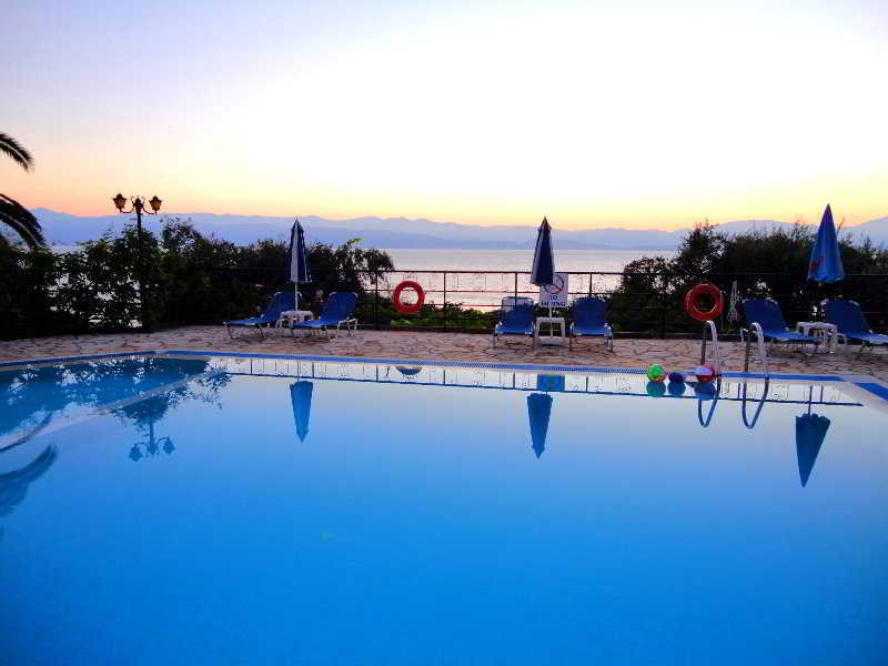 Dionysos Apartments Apraos Eksteriør bilde