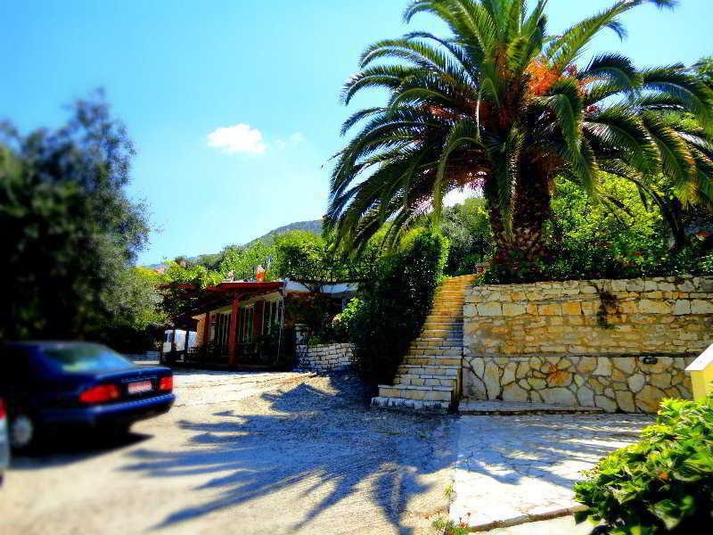 Dionysos Apartments Apraos Eksteriør bilde