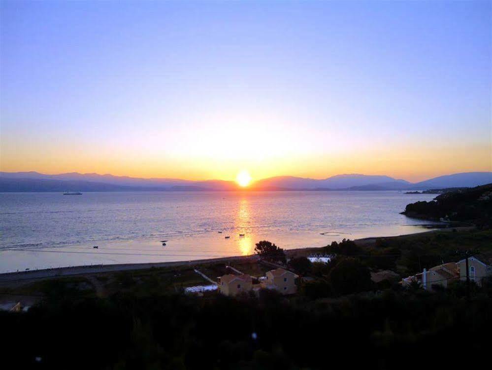 Dionysos Apartments Apraos Eksteriør bilde