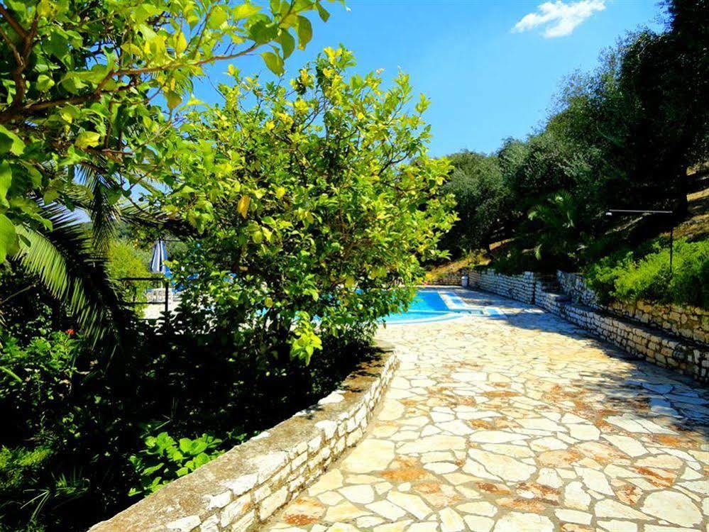 Dionysos Apartments Apraos Eksteriør bilde